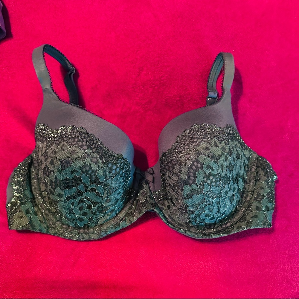 Victoria’s Secret Body by Victoria Padded Push-Up Bra 40C